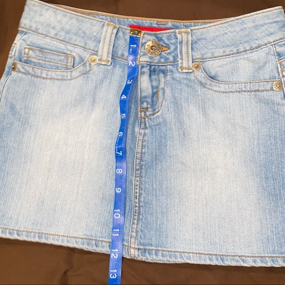 Adorable Denim Guess Mini Skirt - Picture 4 of 6